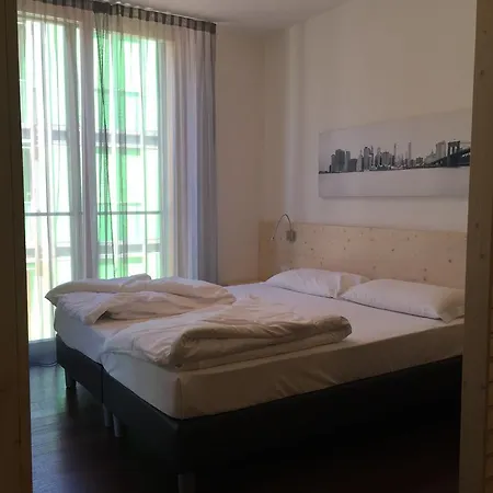 Komodo Short Stay Apartments Trento